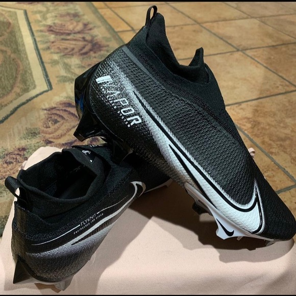 Nike - Picture 8 of 12